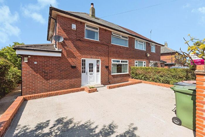 3 Bedroom Semi-Detached House For Sale In Lanshaw Terrace, Leeds, LS10