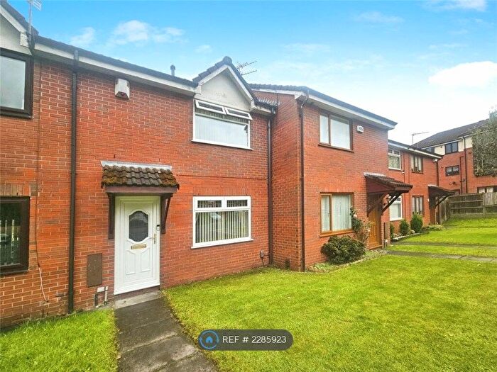 3 Bedroom Terraced House To Rent In Dean Court, Bolton, BL1