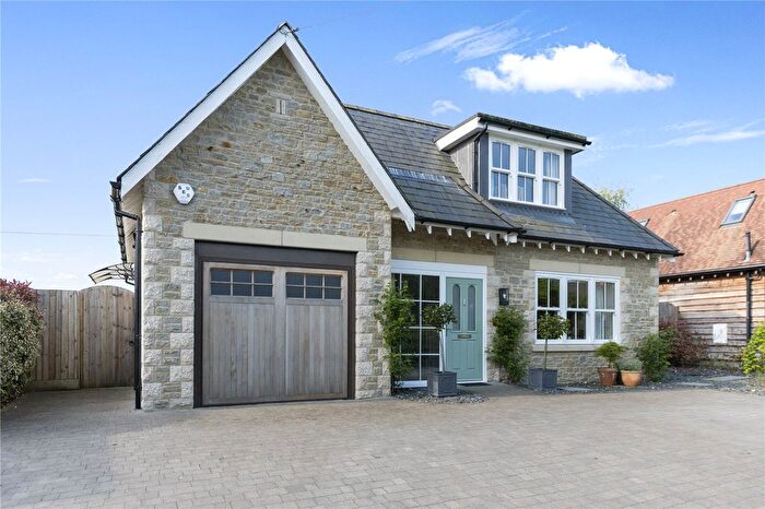 4 Bedroom Bungalow For Sale In Chetnole Road, Leigh, Sherborne, DT9