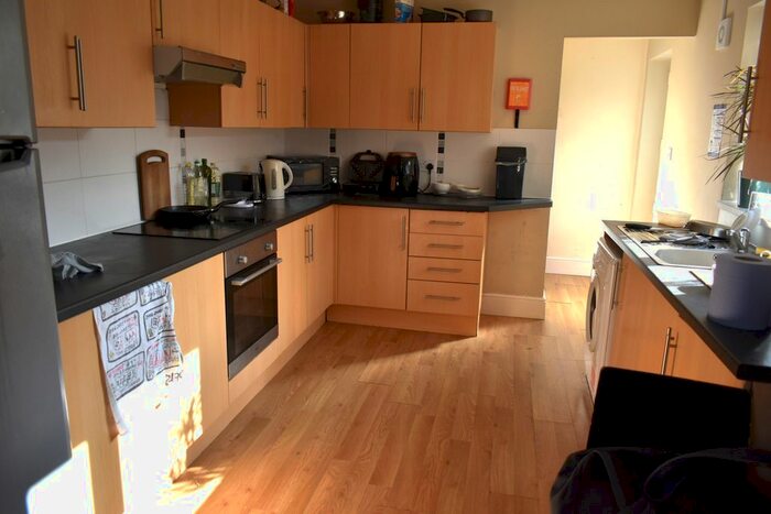 5 Bedroom End Of Terrace House To Rent In Diana Street, Cardiff, CF24