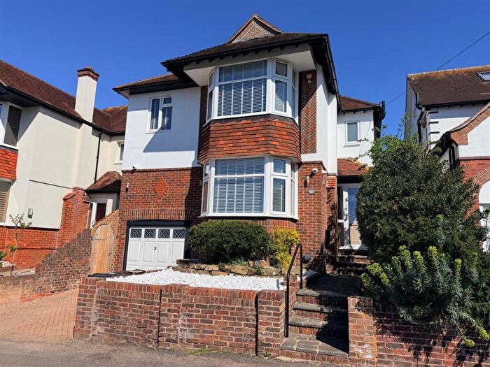 4 Bedroom Detached House For Sale In Goldstone Crescent, Hove, BN3
