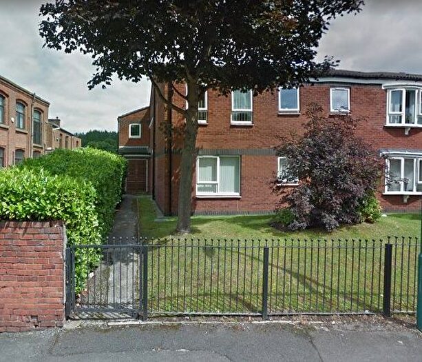 2 Bedroom Flat To Rent In Bankside Court, Pink Bank Lane, Manchester, M12