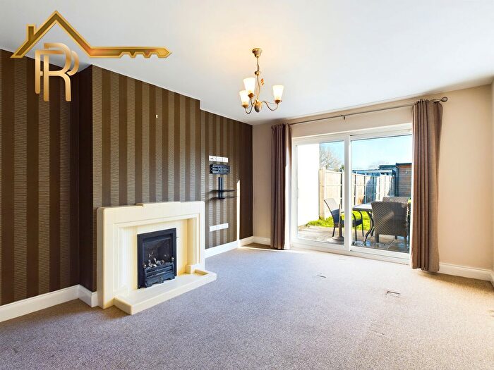 3 Bedroom Bungalow For Sale In Thorndon Avenue, West Horndon, CM13