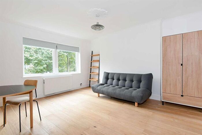 Flat To Rent In Primrose Gardens, Belsize Park, NW3