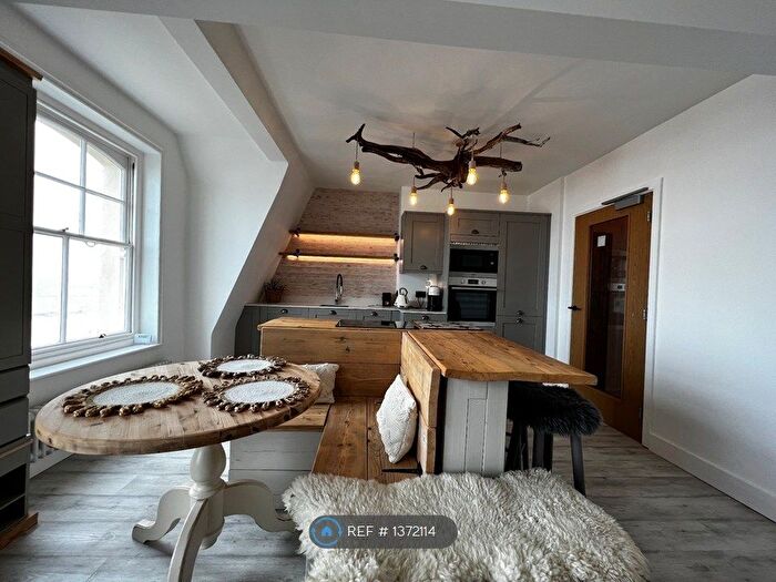 2 Bedroom Flat To Rent In Knole Road, Bexhill-On-Sea, TN40