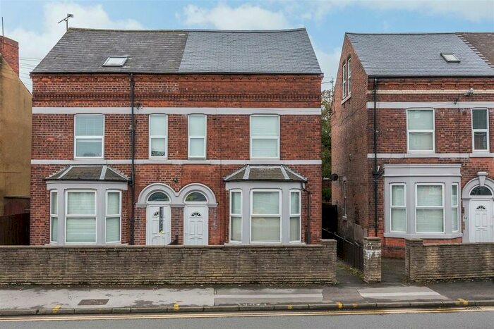 6 Bedroom Semi-Detached House To Rent In Radcliffe Road, West Bridgford, NG2