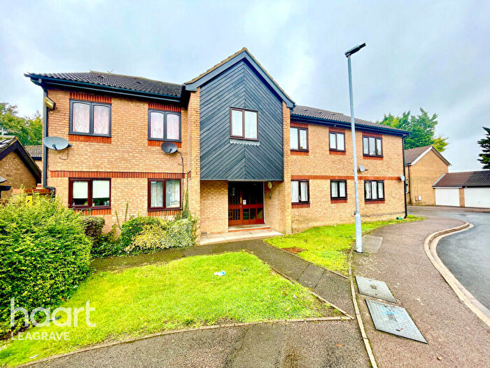 2 Bedroom Apartment For Sale In Rodeheath, Luton, LU4