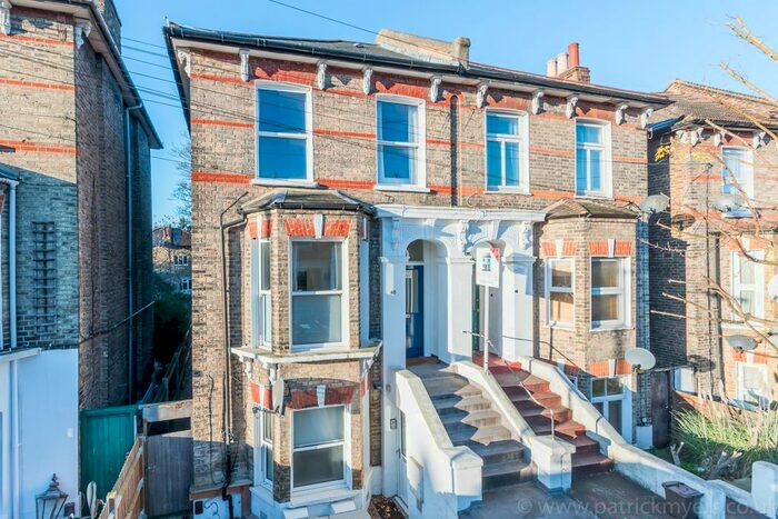 2 Bedroom Flat To Rent In Derwent Grove, London, SE22