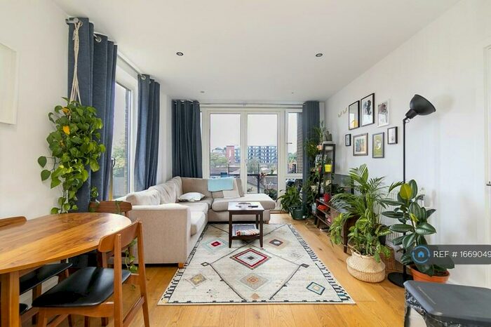 2 Bedroom Flat To Rent In North Mill Apartments, London, E8