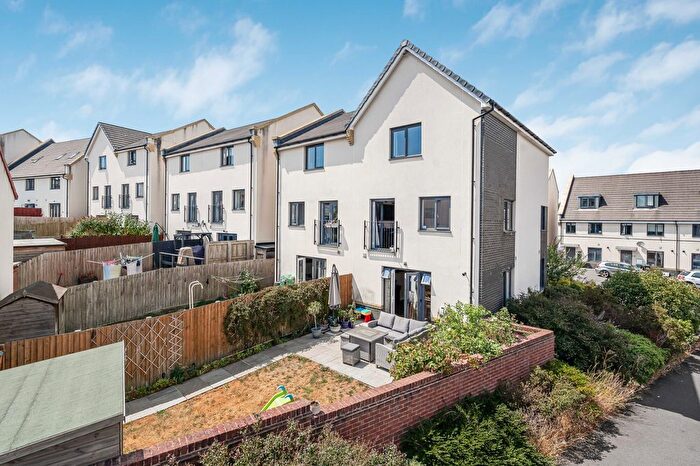 4 Bedroom Semi Detached House For Sale In Buttercup Way, Newton Abbot, TQ12