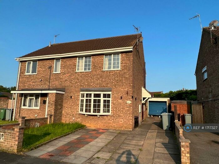 3 Bedroom Semi-Detached House To Rent In Fourth Avenue, Grantham, NG31