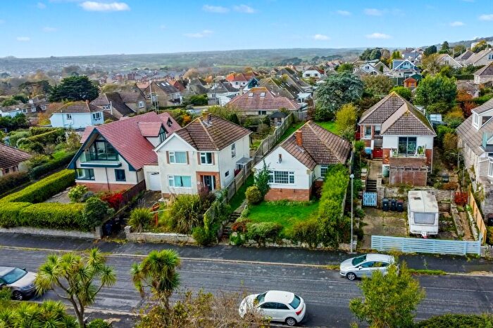 2 Bedroom Detached Bungalow For Sale In Bay Crescent, Swanage, BH19 - Photo 6