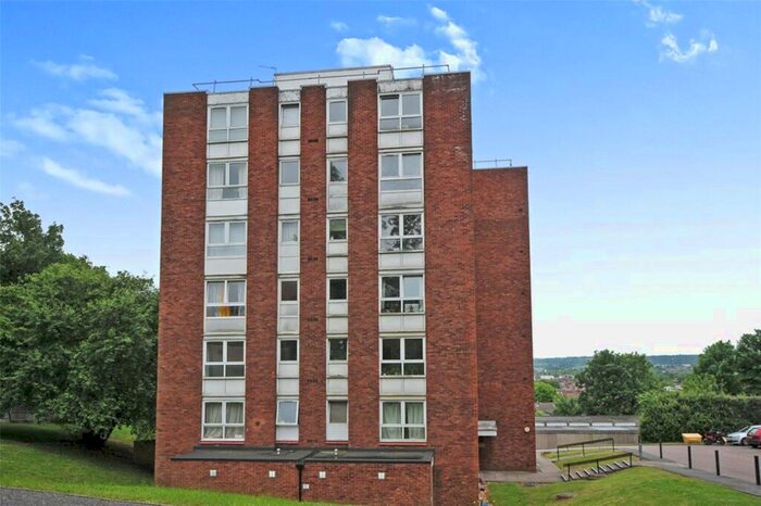 2 Bedroom Flat To Rent In Ross Road, London, SE25