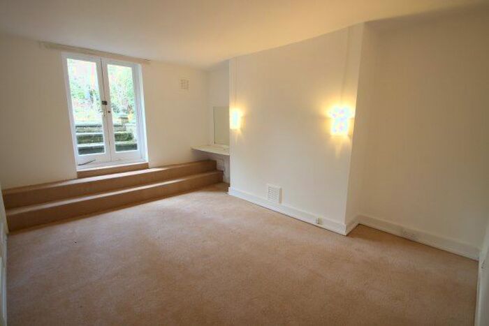 1 Bedroom Flat To Rent In Lower Camden, Chislehurst, BR7