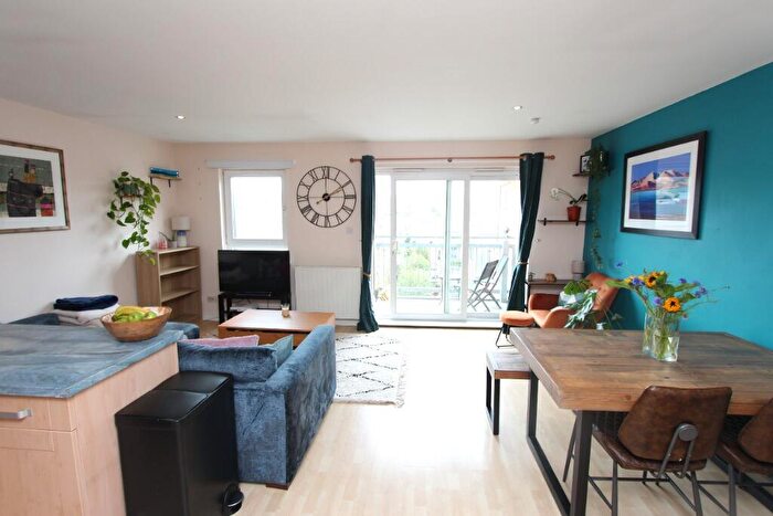 2 Bedroom Flat To Rent In Albion Gardens, Leith, Edinburgh, EH7