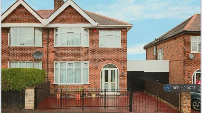3 Bedroom Semi-Detached House To Rent In Wynndale Drive, Nottingham, NG5