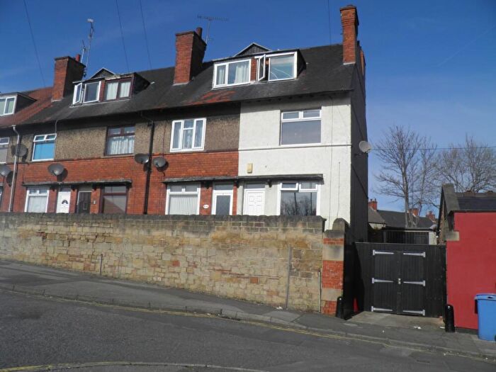 3 Bedroom Semi Detached House To Rent In Bancroft Lane, Mansfield, NG18