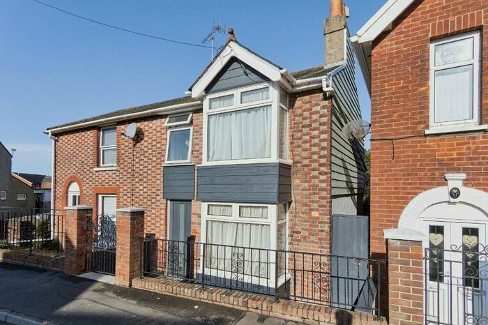 2 Bedroom Terraced House To Rent In Cross Lane, Newport, PO30