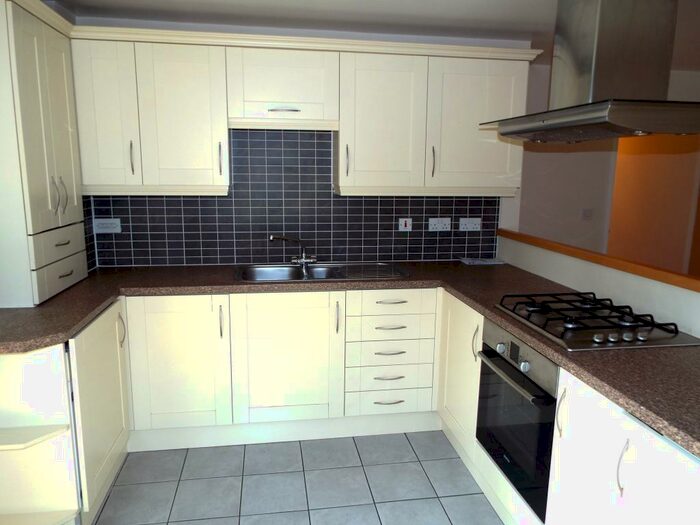 2 Bedroom Apartment To Rent In Caxton Court, Burton On Trent, DE14