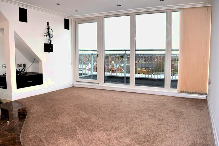 2 Bedroom Flat To Rent In London Road, Benfleet, SS7