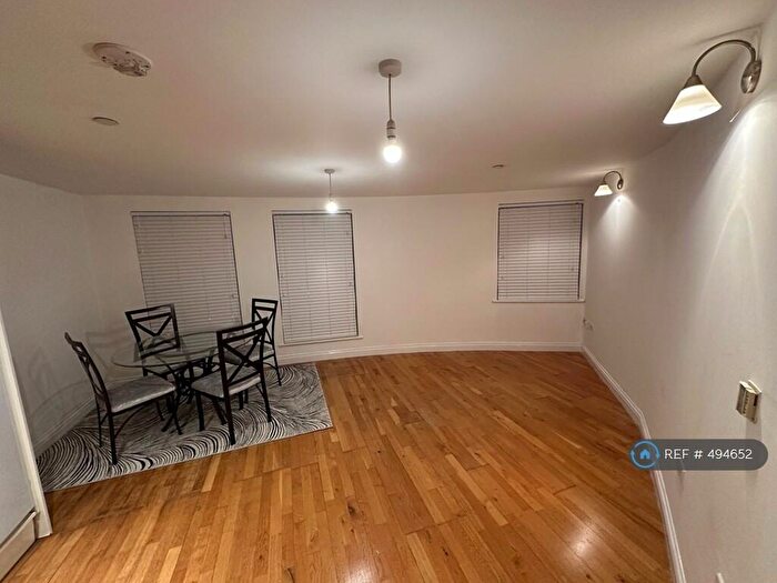 1 Bedroom Flat To Rent In Highview Point, Slough, SL1