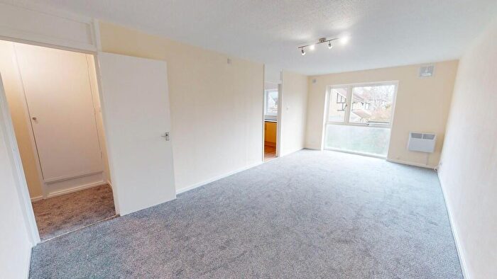 2 Bedroom Apartment To Rent In A Two Bedroom Flat To Rent In Wallington, SM6