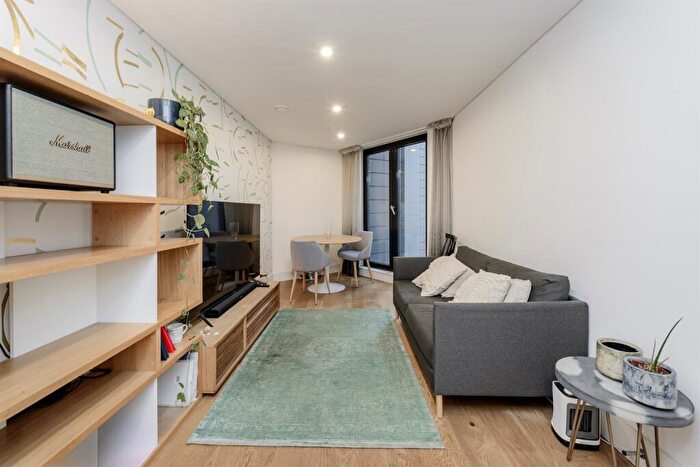 1 Bedroom Apartment To Rent In Danestone Court, E1