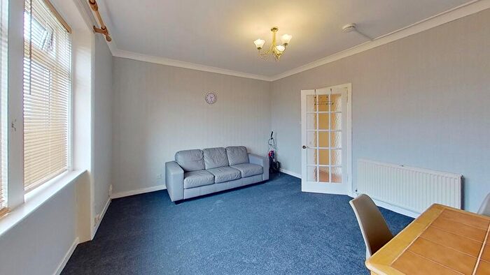 2 Bedroom Flat To Rent In Northfield Farm Road, Edinburgh, EH8
