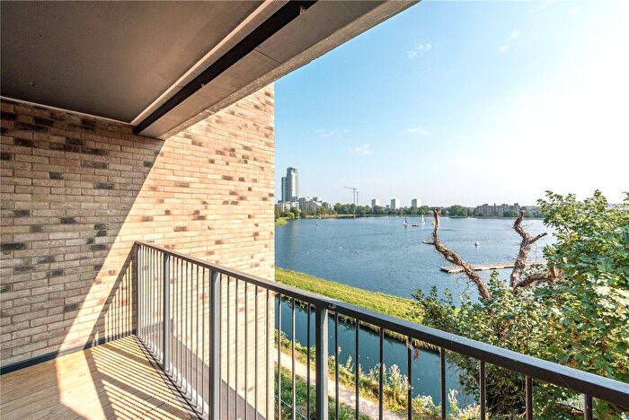 2 Bedroom Flat To Rent In Lake House, Green Lanes Walk, Manor House, London, N4