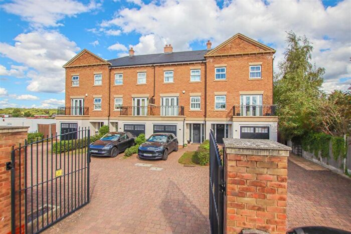 4 Bedroom Town House For Sale In Claud Hamilton Way, Hertford, SG14