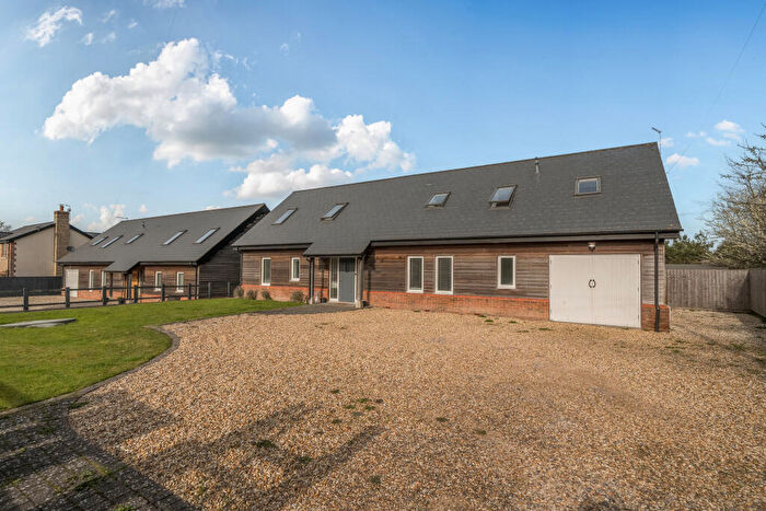 4 Bedroom Detached House For Sale In Turnpike Road, Blunsdon, Swindon, SN26