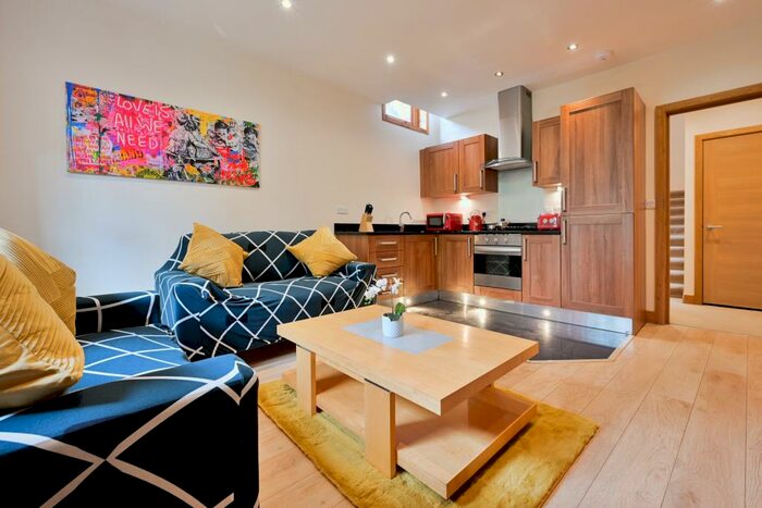 2 Bedroom Flat To Rent In Milliner House, Old Christchurch Road, BH1