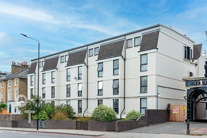 4 Bedroom Detached House To Rent In Camden Road, NW1