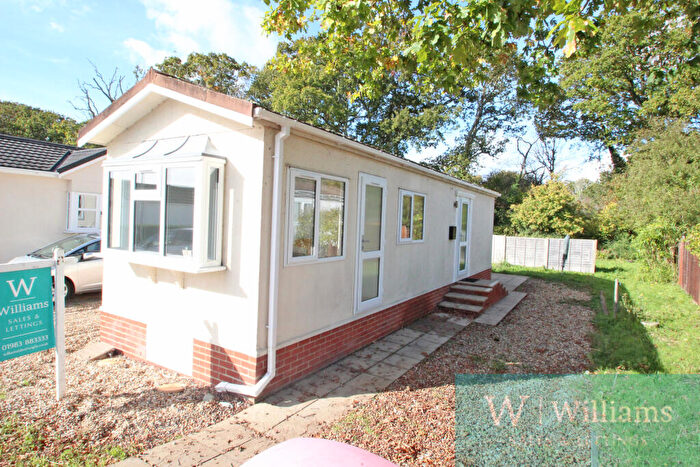 2 Bedroom Retirement Property For Sale In Folly Lane, East Cowes, PO32