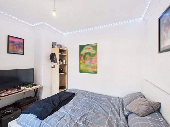 1 Bedroom Semi Detached House To Rent In The Avenue, Brighton, BN2