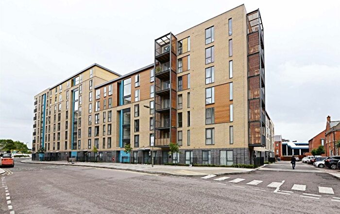 1 Bedroom Flat To Rent In Tanner Close, Penfield Court, NW9