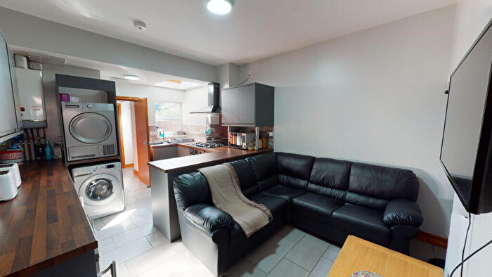 6 Bedroom House For Sale In Dartmouth Road, Selly Oak, Birmingham, B29