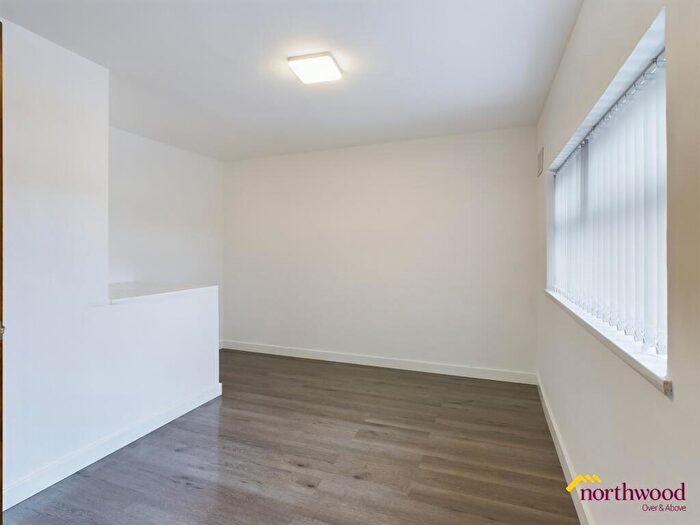 3 Bedroom Semi-Detached House For Sale In Winchester Avenue, Bentilee, Stoke-on-Trent, ST2