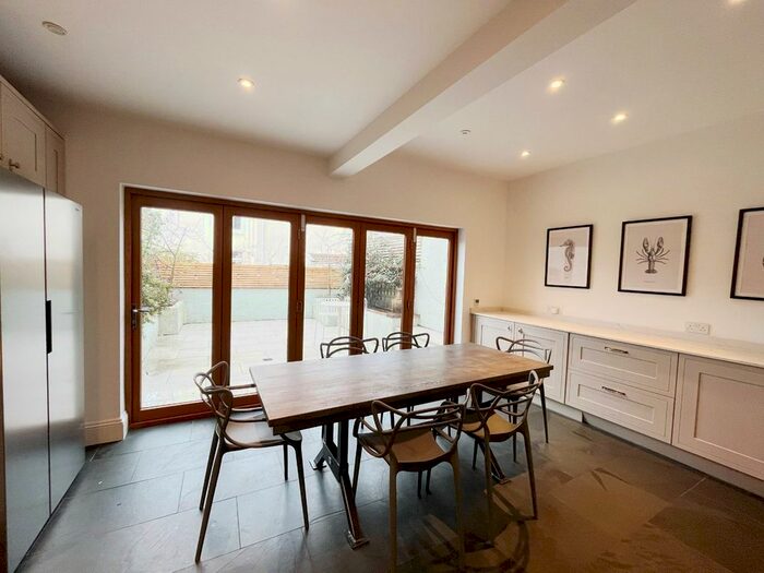 3 Bedroom Property To Rent In St Vincents Road, Bristol, BS8