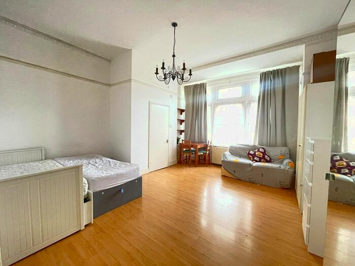 Studio To Rent In Dartmouth Road, London, NW2