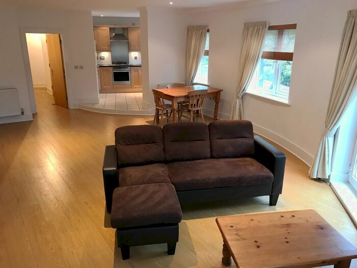 3 Bedroom Flat To Rent In Jekyll Close, Stapleton, Bristol BS16