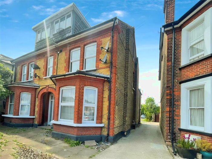 Flat To Rent In Darnley Road, Gravesend, Kent, DA11