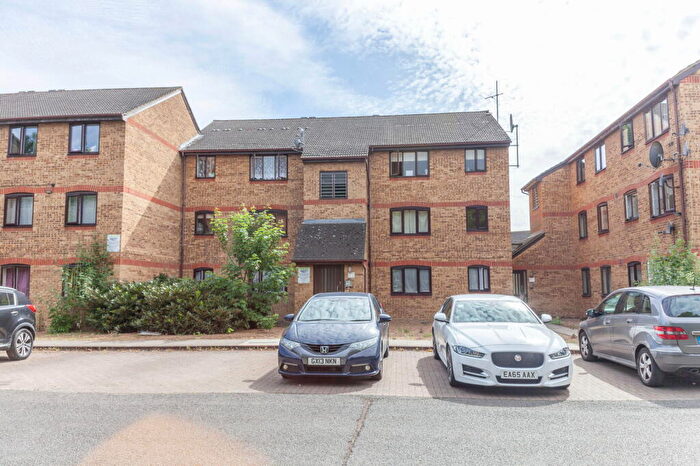 2 Bedroom Apartment For Sale In Abbey Lane, London, E15