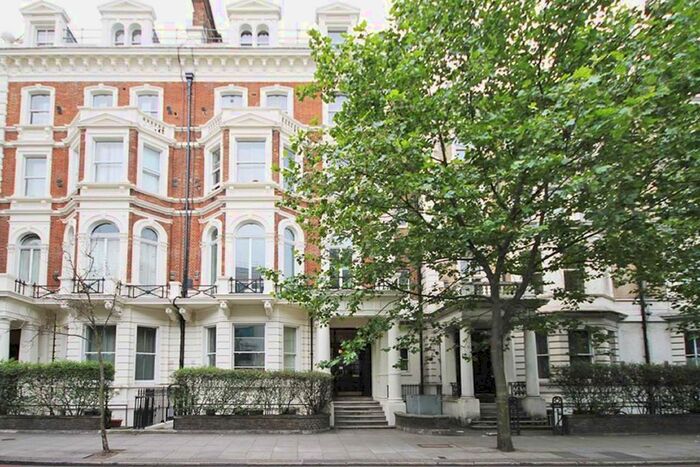 2 Bedroom Flat To Rent In Cromwell Road, London, SW5