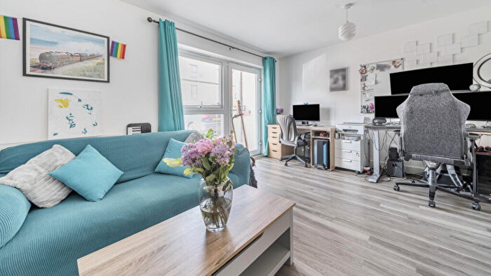 2 Bedroom Flat For Sale In George Avenue, Milton Keynes, MK17