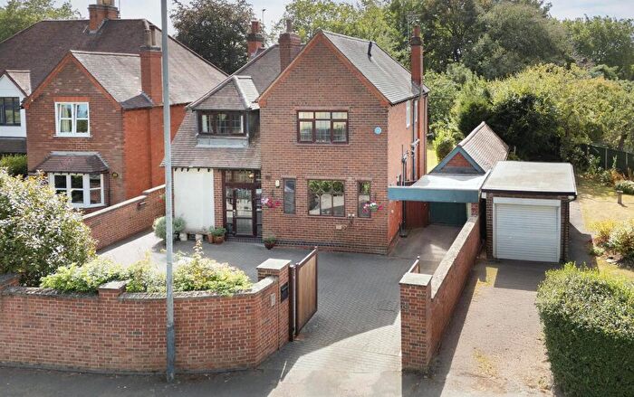4 Bedroom Detached House For Sale In Bilton Road, Rugby, CV22