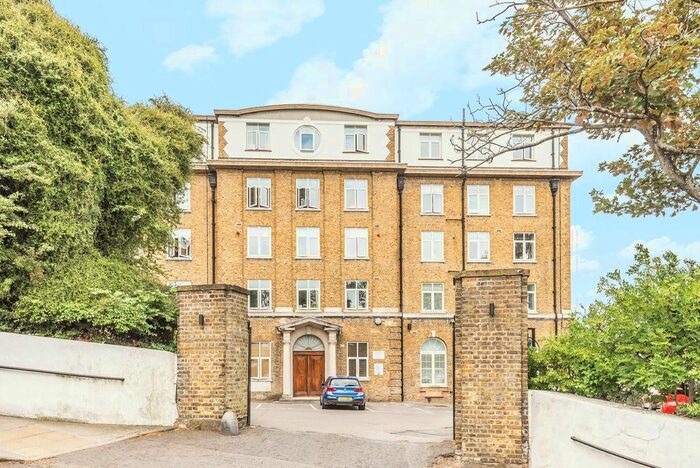 2 Bedroom Flat To Rent In Vanbrugh Hill, London, SE3
