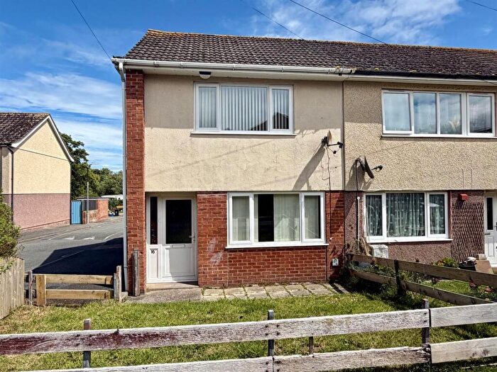 2 Bedroom End Of Terrace House For Sale In Hampton Way, Llanfaes, LL58