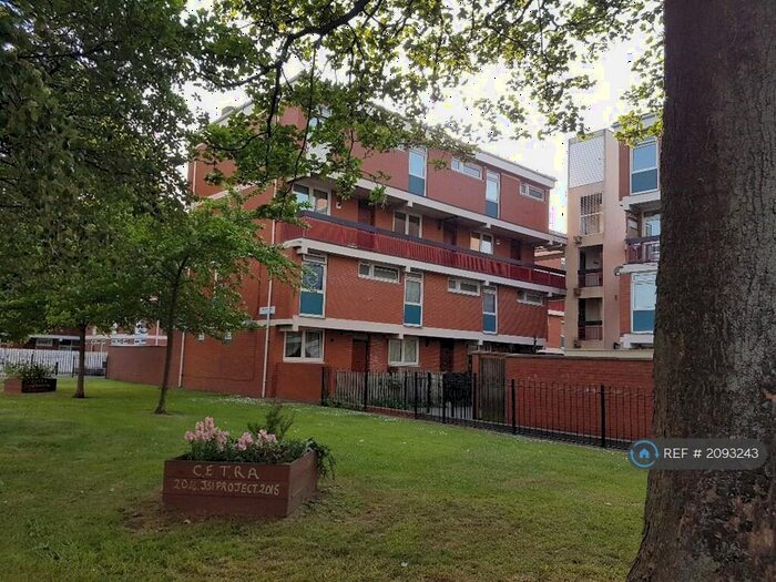 3 Bedroom Maisonette To Rent In Niagra Court, London, SE16