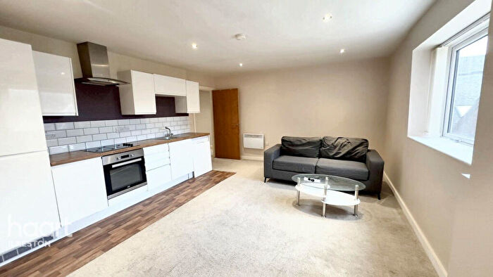 2 Bedroom Flat For Sale In South Street, Ilkeston, DE7